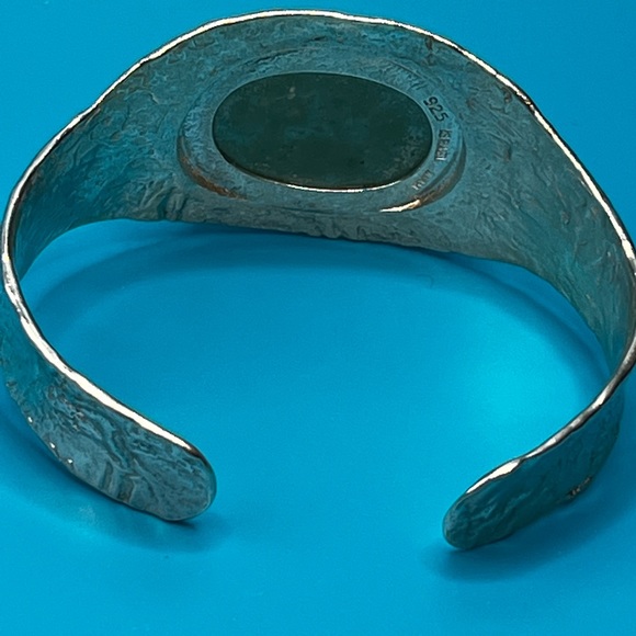 Roman Glass Hammered Sterling Silver Cuff - Picture 3 of 4